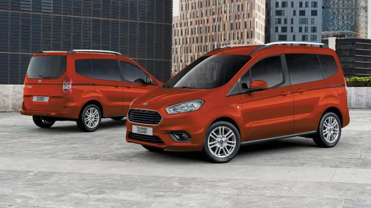 2021 Ford Tourneo Courier Modelleri Ve Fiyatlari Ford Tourneo Courier Teklifi Al